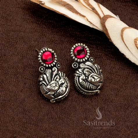 Oxidised Engraved Choker Necklace Set with Statement Pendant - Sasitrends