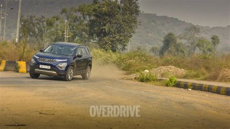 Mahindra XUV700 vs Tata Safari comparison review - Overdrive
