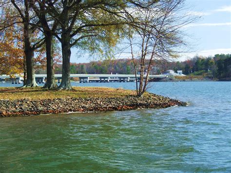 Lake Wylie - The oldest lake on the Catawba River