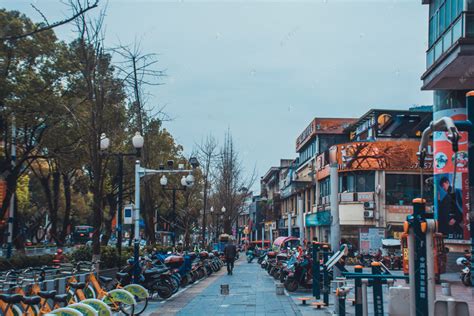 桂林生活气息的城市街道摄影图高清摄影大图-千库网