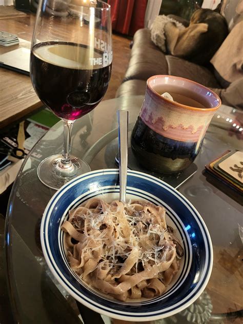 Homemade fettuccine in a creamy red wine mushroom sauce : r/pasta