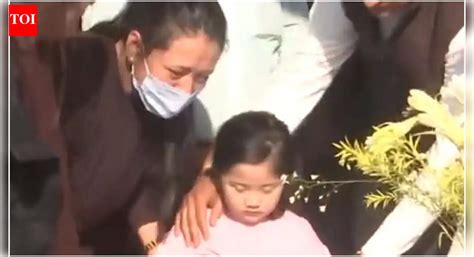 Prashant Tamang’s Funeral: Wife Martha Aley and daughter get emotional ...