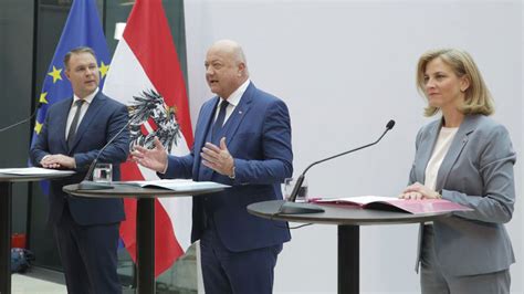 Three parties agree to a coalition in Austria, keeping the far-right out