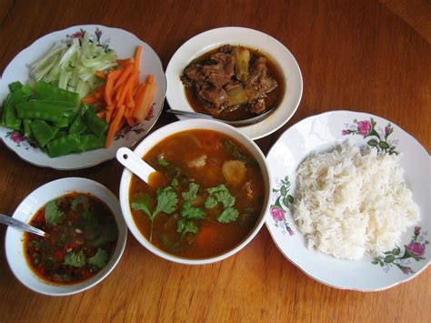 Authentic Burmese Food Mountain View: Delicious Dishes & Friendly Service