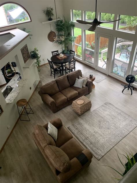 (B500) Xander Ivory & Tan Area Rug, 8x10