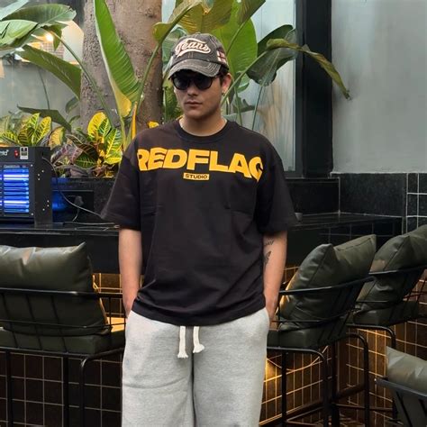 PLOT T-shirt – Redflag Studio