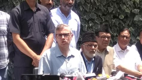 Guv assured us no move to repeal Article 35A, 370, want statement in ...