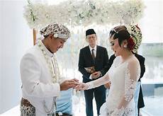 Wedding Shoes Indonesia by Weddings In Indonesia A Guide To Customs And Etiquette At Wedding Shoes Indonesia