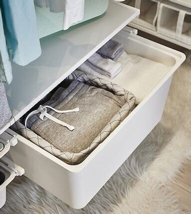 From awkward space to dream walk-in - IKEA