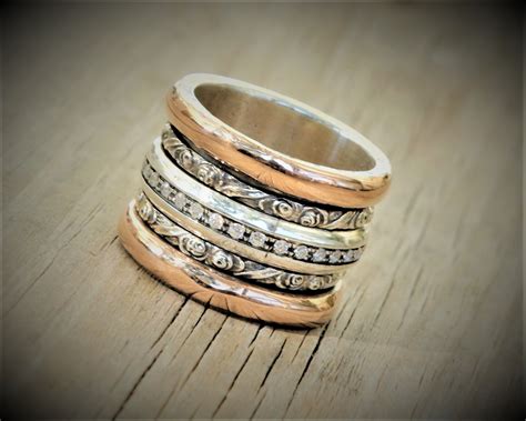 women gold spinner ring apk v3.6.5
