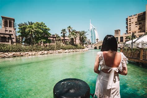 By what sea is Dubai located and what is the water temperature there ...