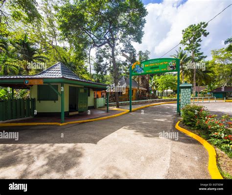 Entrance to the Dunn's River Falls, Ocho Rios, Saint Ann Parish ...