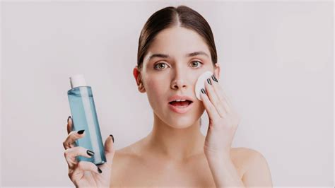 मेकअप हटाने के लिए कैमिकल रिमूवर की जगह करें इन चीज़ों का इस्तेमाल ...