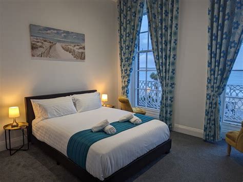 ACQUA BEACH WEYMOUTH (Dorset) - Guesthouse Reviews, Photos, Rate ...