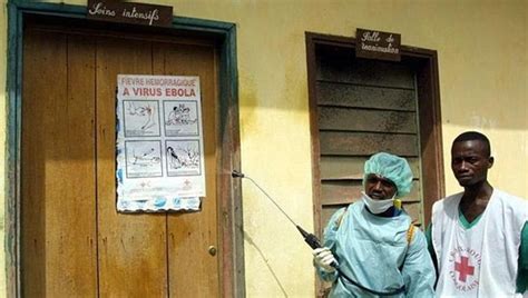 非洲：在将近六个月后，埃博拉病毒再次复发，比新冠最危险致命！_腾讯新闻