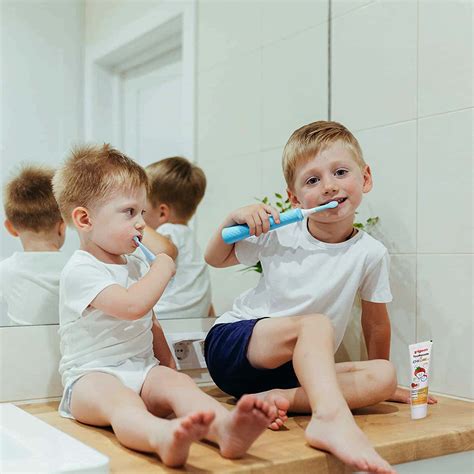 Buy PIGEON CHILDREN TOOTHPASTE STRAWBERRY - 45 GMS Online & Get Upto 60 ...