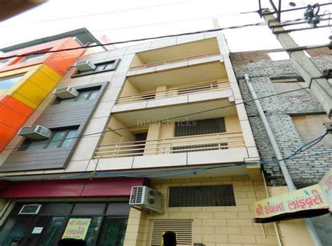 Shyam PG in Shahbad Daulatpur Village Near Delhi University of Technology