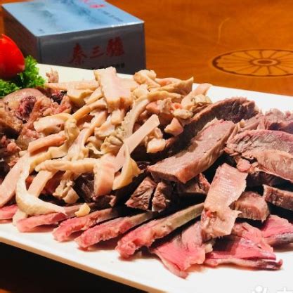 2023平川黑驴美食餐厅,驴肉切得很薄有点类似于羊肉...【去哪儿攻略】