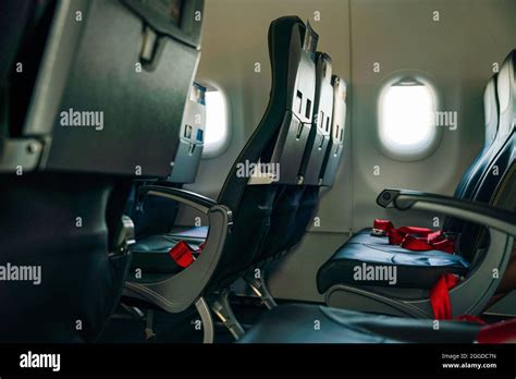 Economy Class Sign 的图像结果