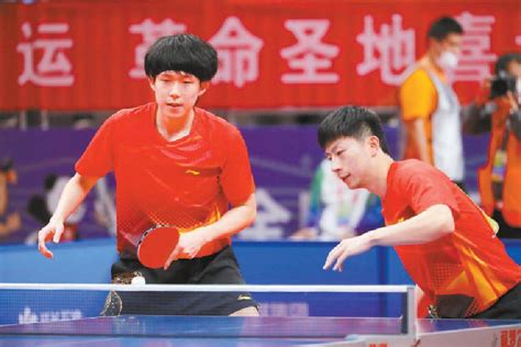 乒乓球丨世锦赛：马龙/王楚钦夺得男双冠军_新华社