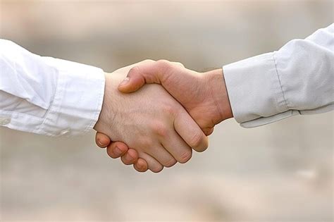 Collaboration Handshake Wallpaper 的图像结果