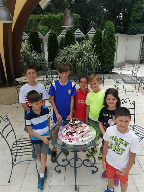 Champion Camp ~ Galerie imagini