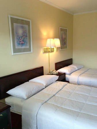 AMERICAS BEST VALUE INN - BRIDGEWATER - Hotel Reviews & Photos ...