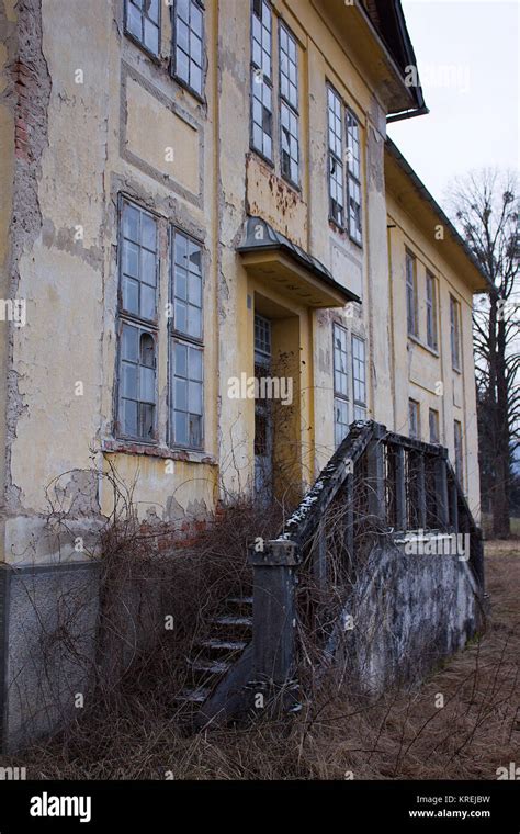 Old Building 的图像结果