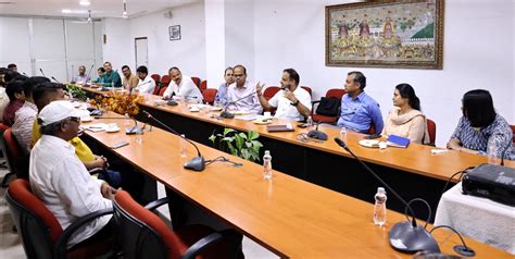Mumbai: Central Railway invites EOI for cleaning and maintenance of ...