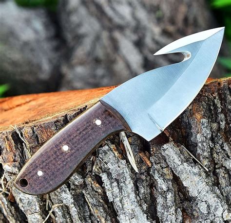 Best #1 Gut Hook Knife For Hunting & Outdoors