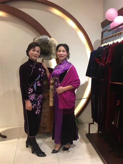 葳芸旗袍：把东方的美传递给世界 - 杭州市服装行业协会