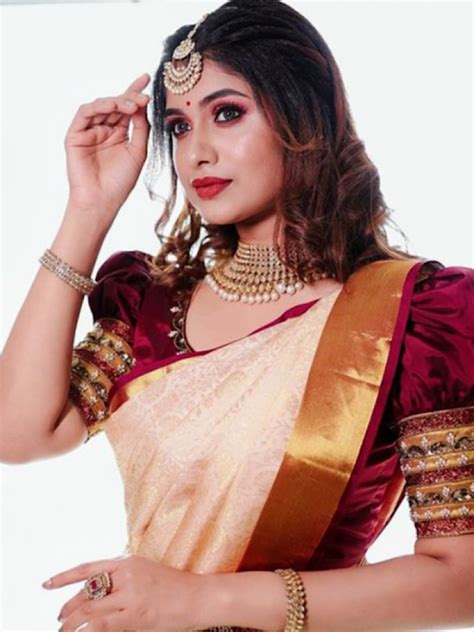 10 stunning ethnic looks of Ashwathy Ash | Times of India