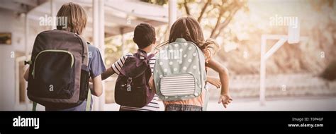 School Kids Running 的图像结果