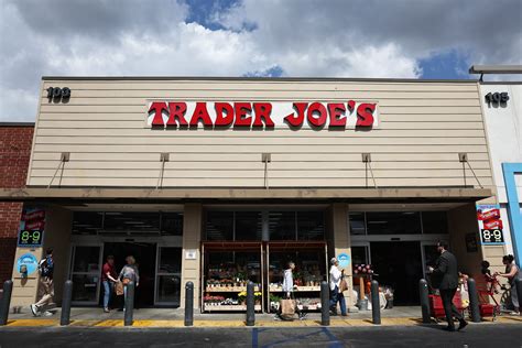 Trader Joe's mini tote bags returning to stores: How to snag one