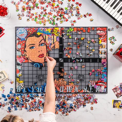 The Urban Pop Riveter 1000pc - Pinnacle Puzzle