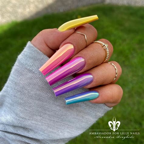 22+ Vibrant Chrome Summer Nail Ideas (2024) - DrExplains