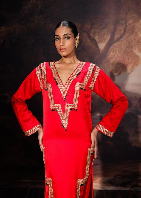 Ulfat Kaftan – Dachi Earth