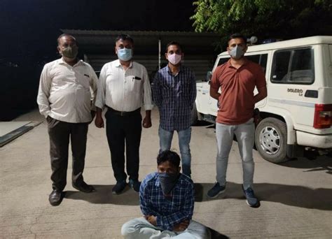 Bhavnagar LCB police nab accused in foreign liquor offense for last two ...