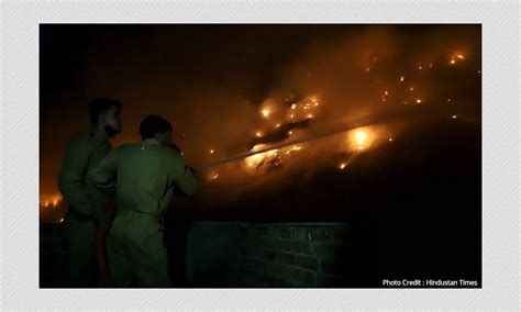 Massive Fire Breaks Out At Bhalswa Landfill Site In Delhi | BOOM