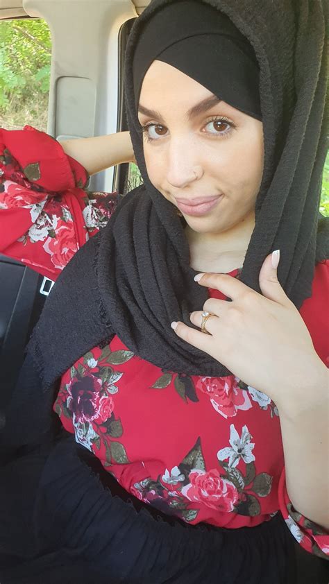 Her name is Lmène : r/HijabiXXX