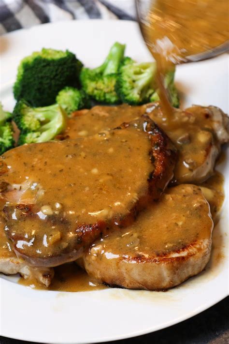 Thin Pork Chop Recipes : 10-Minute Pan-Fried Boneless Pork Chops - i ...