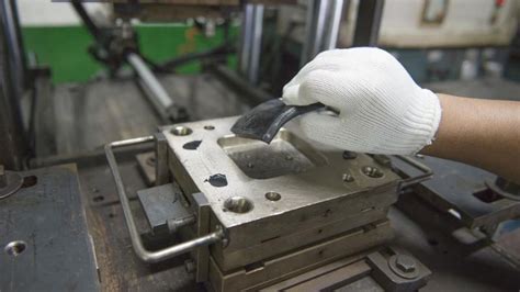 Compression Mould Design 的图像结果