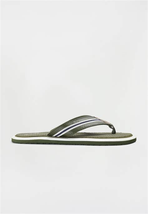 Buy Men Textured V-Strap Slippers Online at just Rs. 499.0 ...