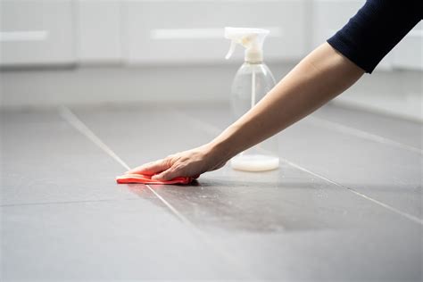 How to clean floor tile grout: your ultimate guide | Cleanipedia UK