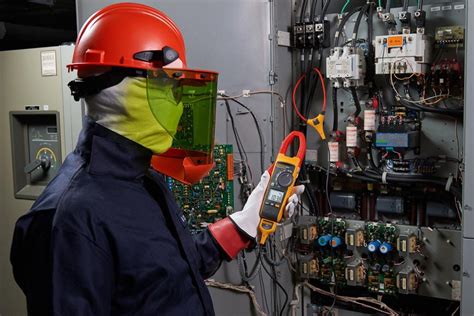 Electrical PPE Personal Protection Equipment Checklist | Fluke