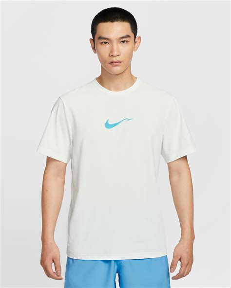 Nike Hyverse Men's Dri-FIT Short-Sleeve Top. Nike IN