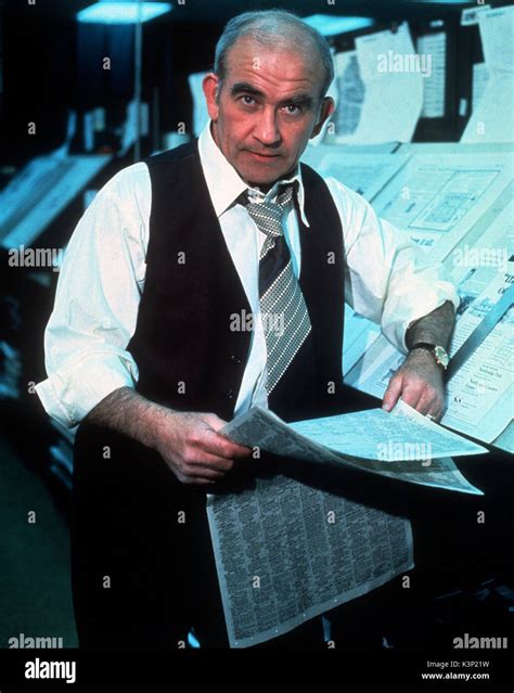 LOU GRANT [US TV SERIES 1977 - 1982] ED ASNER as Lou Grant Date: 1982 ...
