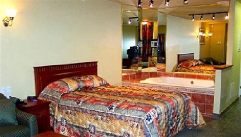 HOTEL & SUITES LES LAURENTIDES (Saint Sauveur des Monts, Quebec ...