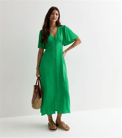 Embrace Elegance: Discover the Best Green Maxi Dresses for Every ...