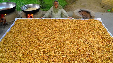 Indian street food classic: 1 million fries made by granny